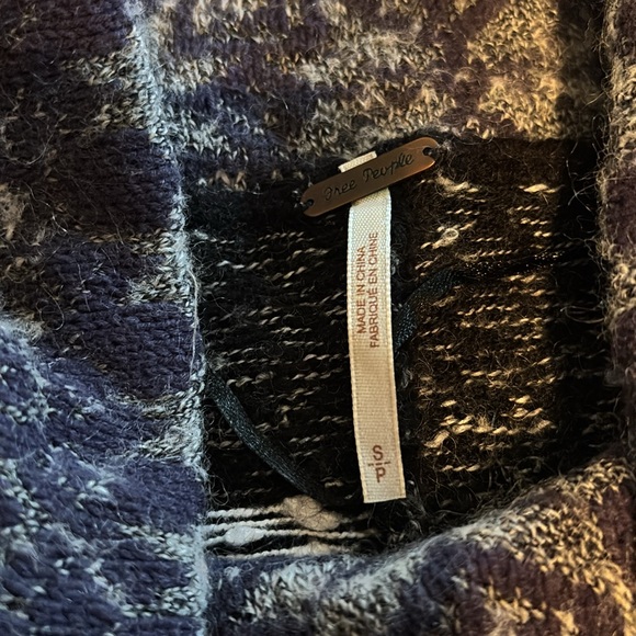 Free People Sweater - Picture 3 of 6